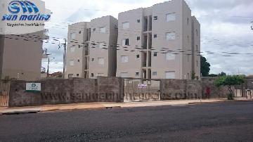 Alugar Apartamentos / Padrão em Jaboticabal. apenas R$ 650,00