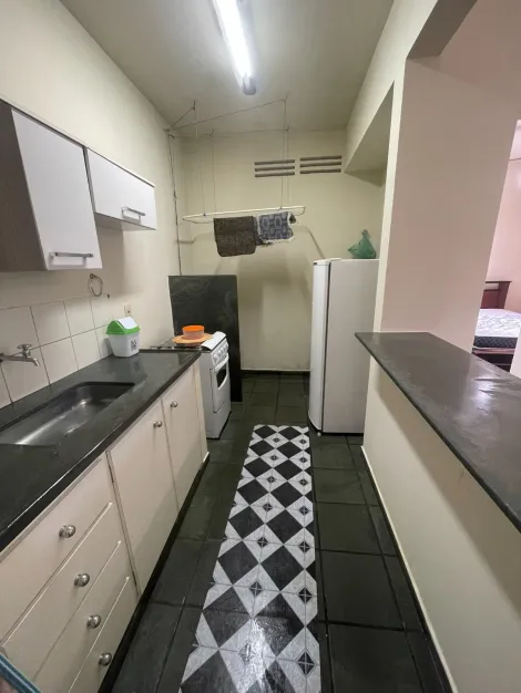 Alugar Apartamentos / Padrão em Jaboticabal. apenas R$ 990,00