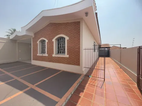 Alugar Casas / Padrão em Jaboticabal. apenas R$ 1.500,00